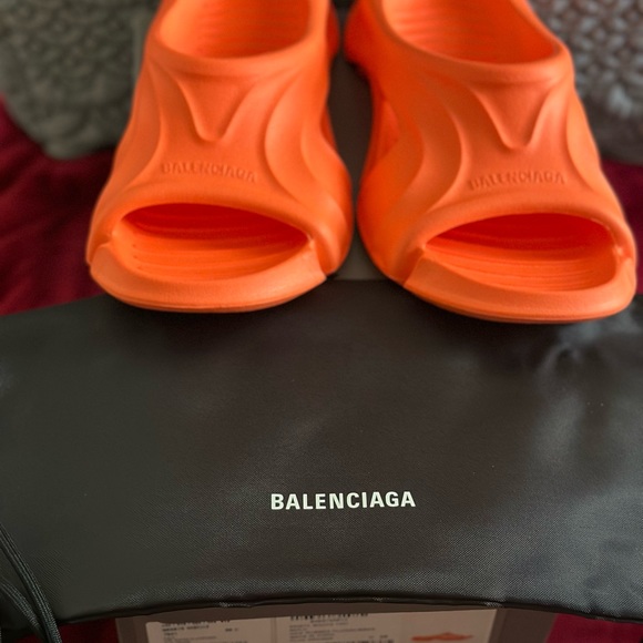 Balenciaga Mold Women’s Slides - Picture 6 of 6